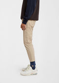 BeDuck Embroidered Navy, calcetines bordados azul marino con bordado de pato en hilo multicolor, estilo casual.