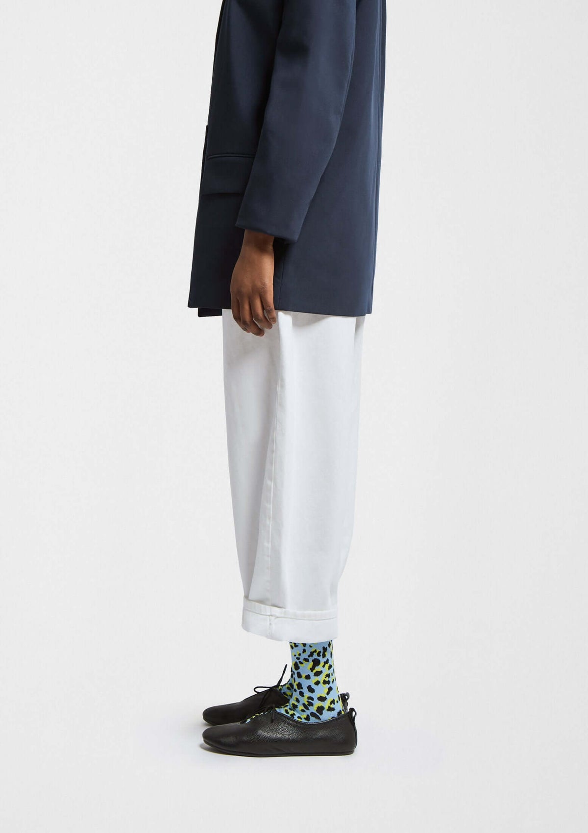 Calcetines con estampado de leopardo en azul y verde - BeCamo Purple - BESOCKS