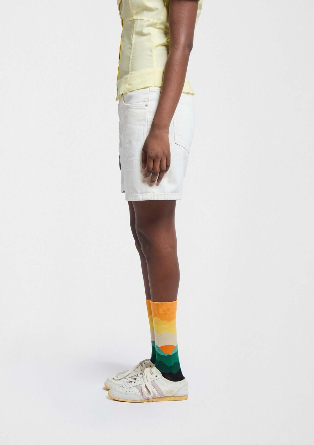 Calcetines BeMountain con degradado de montaña en naranja, amarillo y verde - BESOCKS