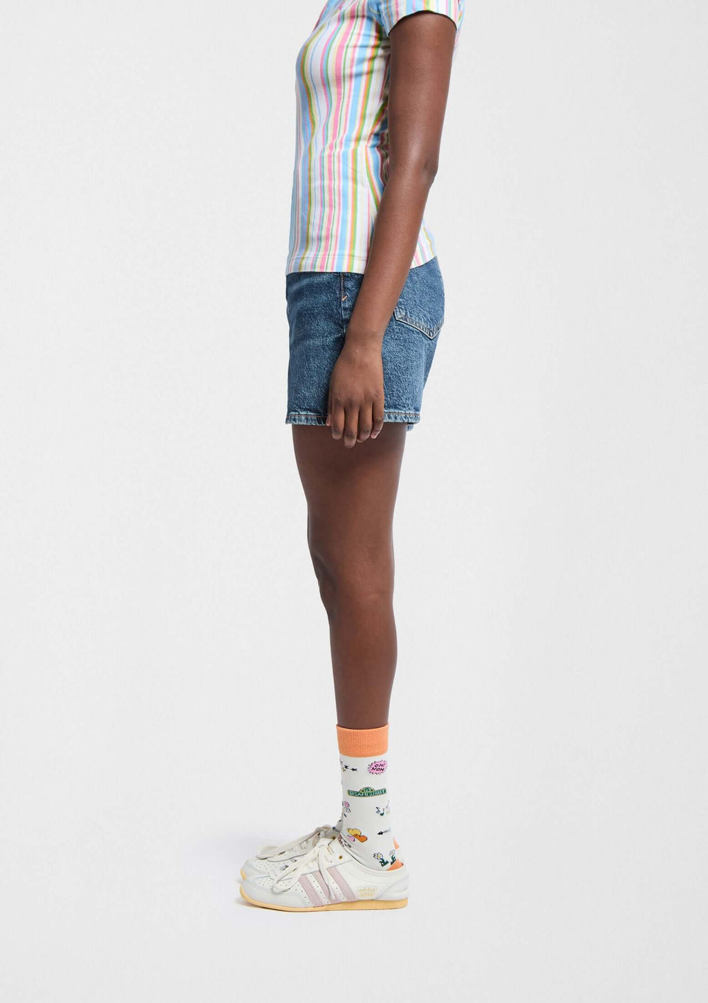 Calcetines color off-white con flores y corazones - BeSesameStreet Logo - BESOCKS