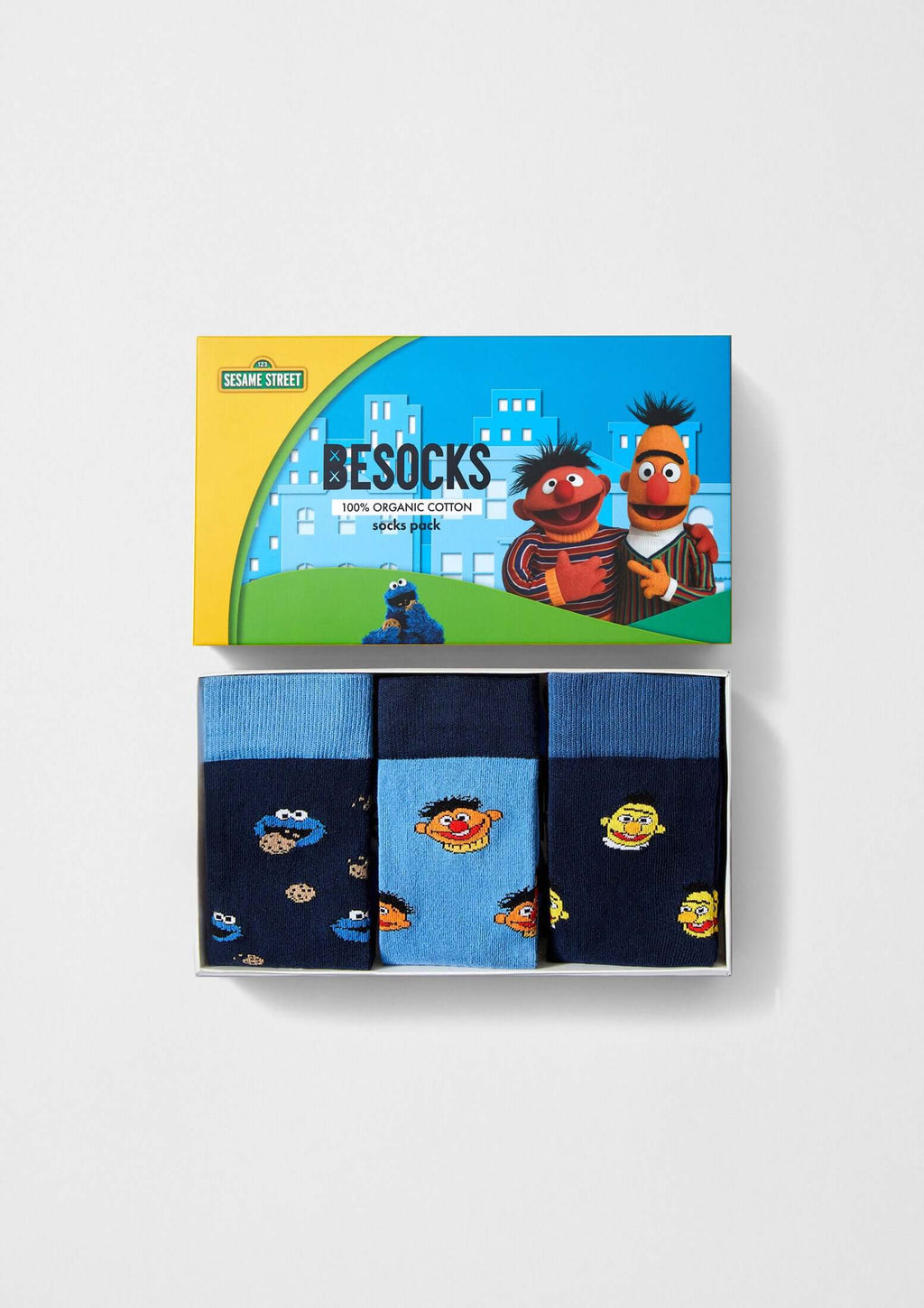 Pack SesameStreet de calcetines con diseños de Cookie Monster, Epi y Blas en caja temática BESOCKS.