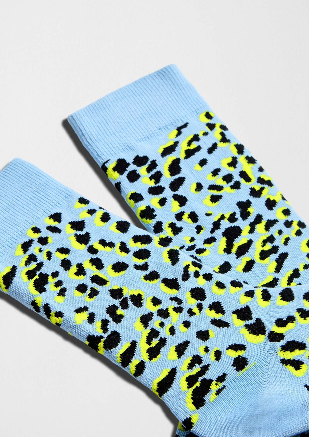 Patrón de camuflaje de leopardo en azul y amarillo - BeCamo Blue - BESOCKS