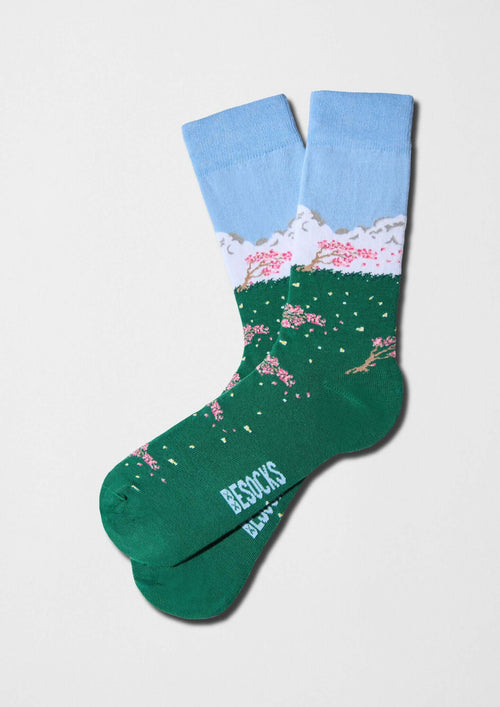 Calcetines BeJapan Sakura con paisaje japonés en azul cielo, verde y cerezos en flor - BESOCKS