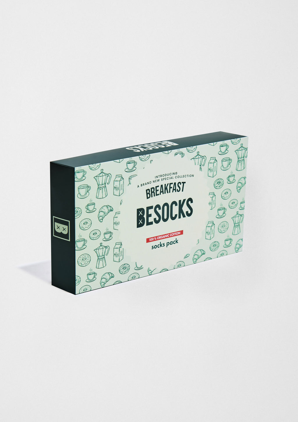 Pack Breakfast con diseño de cafetería, calcetines BeCafé, BeCroissant y BeAvocadoToast en caja ilustrada.