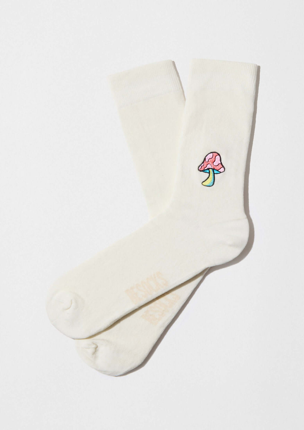 BeMushroom Embroidered Off White, calcetines en blanco roto con bordado de seta en hilo rosa y verde.