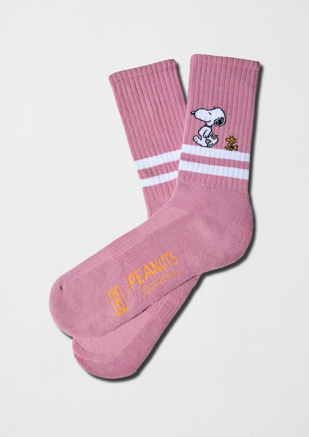 calcetines rosa empolvado con franjas blancas y bordado de Snoopy y Woodstock - BESOCKS