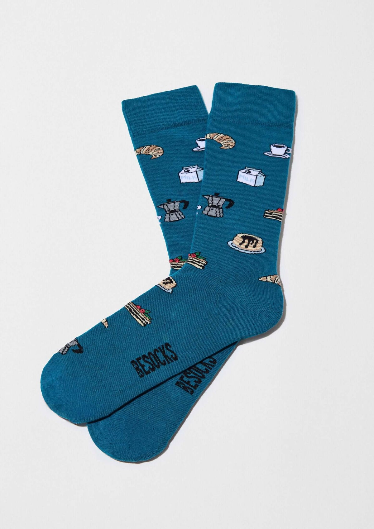BeSweetBreakfast Green, calcetines originales en azul celeste con dibujos de platos de brunch americano.