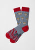 Calcetines BePizza en gris con dibujos de pizza, talón y puño rojos, ideales para looks casuales y originales.