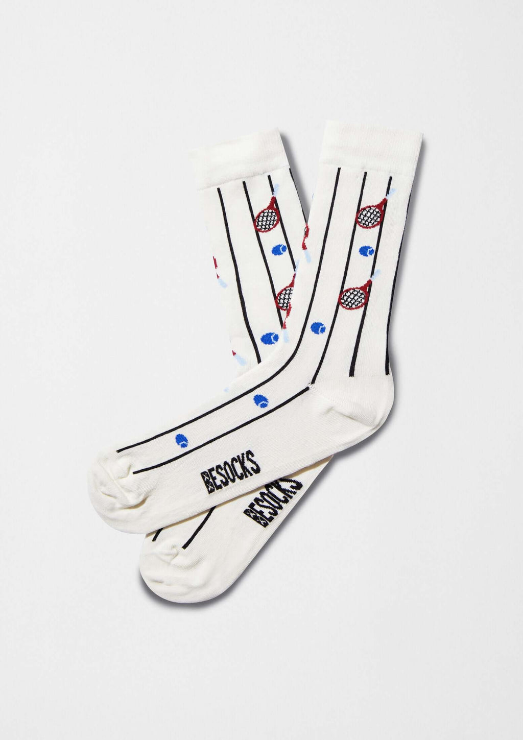 BeTennis - Calcetines con dibujos deportivos en blanco con raquetas rojas y pelotas de tenis azules originales.
