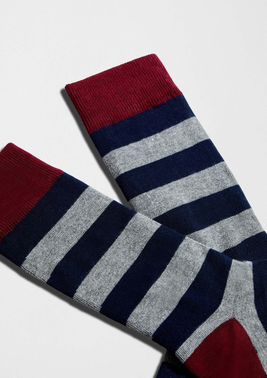 Rayas horizontales grises y azul marino con puño burdeos - BeStripes Grey & Navy - BESOCKS