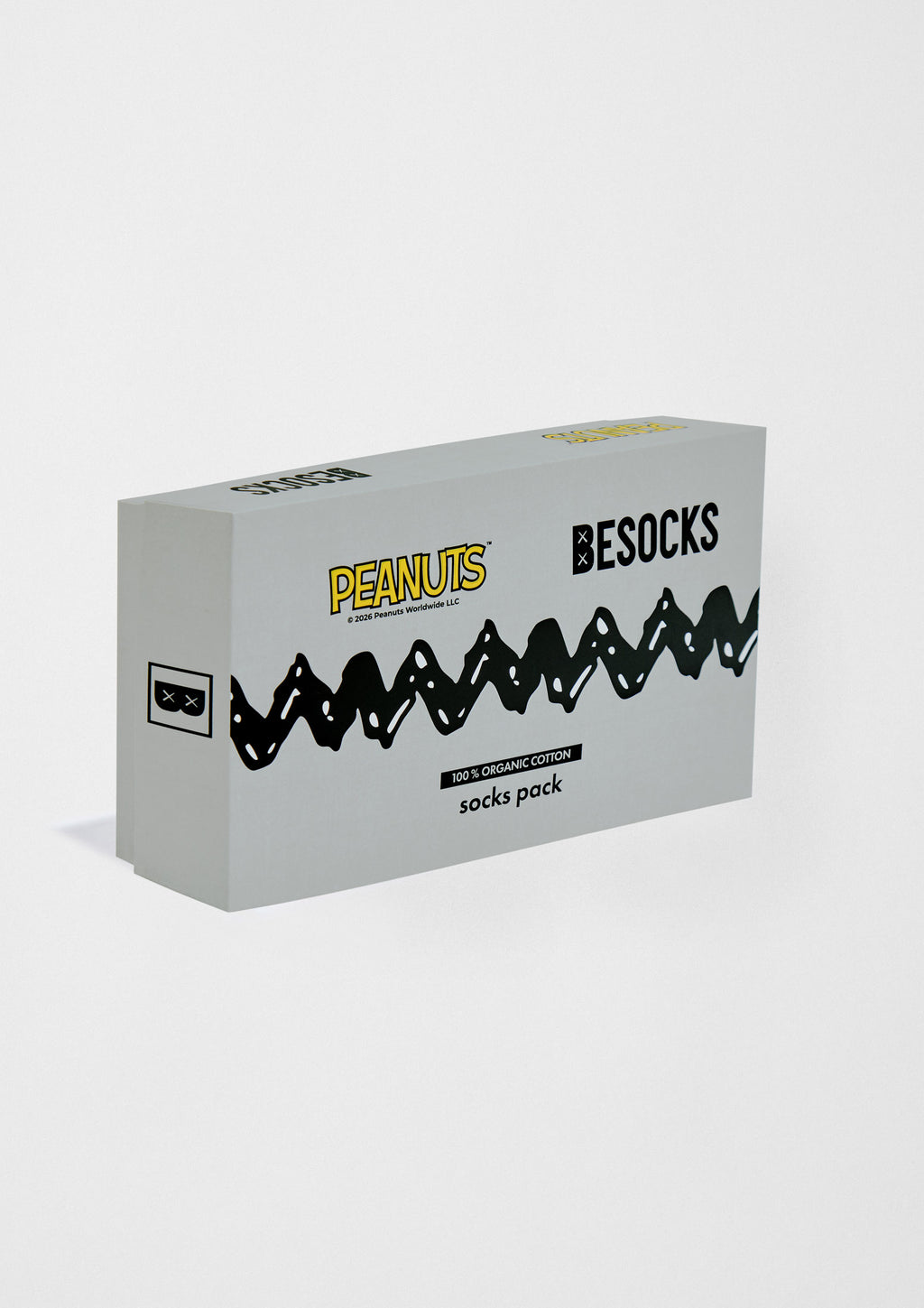 Pack Peanuts STREET de BESOCKS en caja gris con patrón negro y tres diseños de calcetines de algodón orgánico.