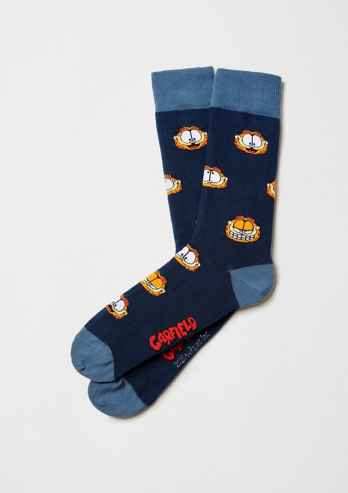Calcetines BeGarfield Faces en azul marino con dibujos de Garfield, altura media caña.