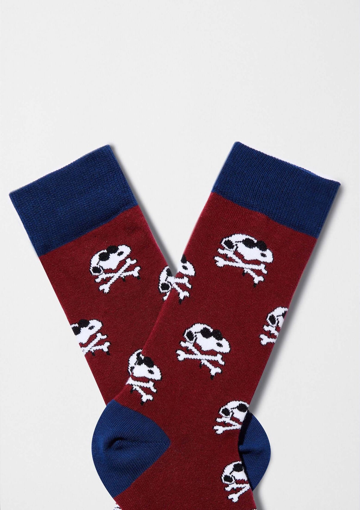 BeSnoopy Skull Burgundy calcetines con dibujos burdeos con calaveras de Snoopy y puños azul marino, design tobillero.