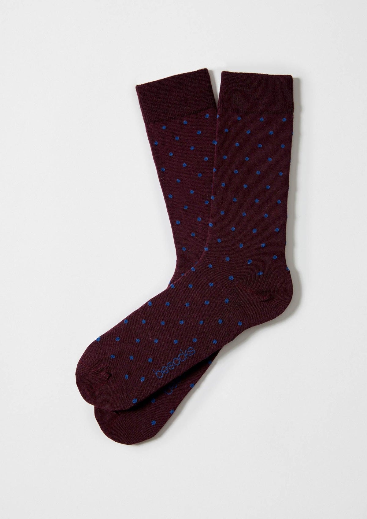calcetines granates con puntos azules
