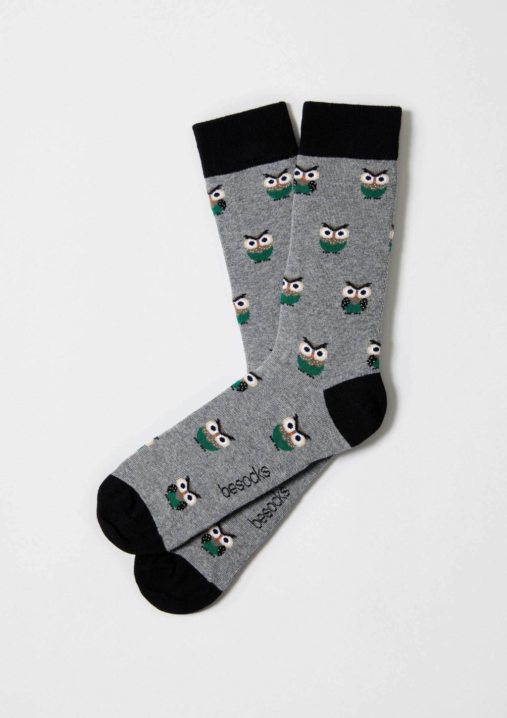 calcetines grises con buhos